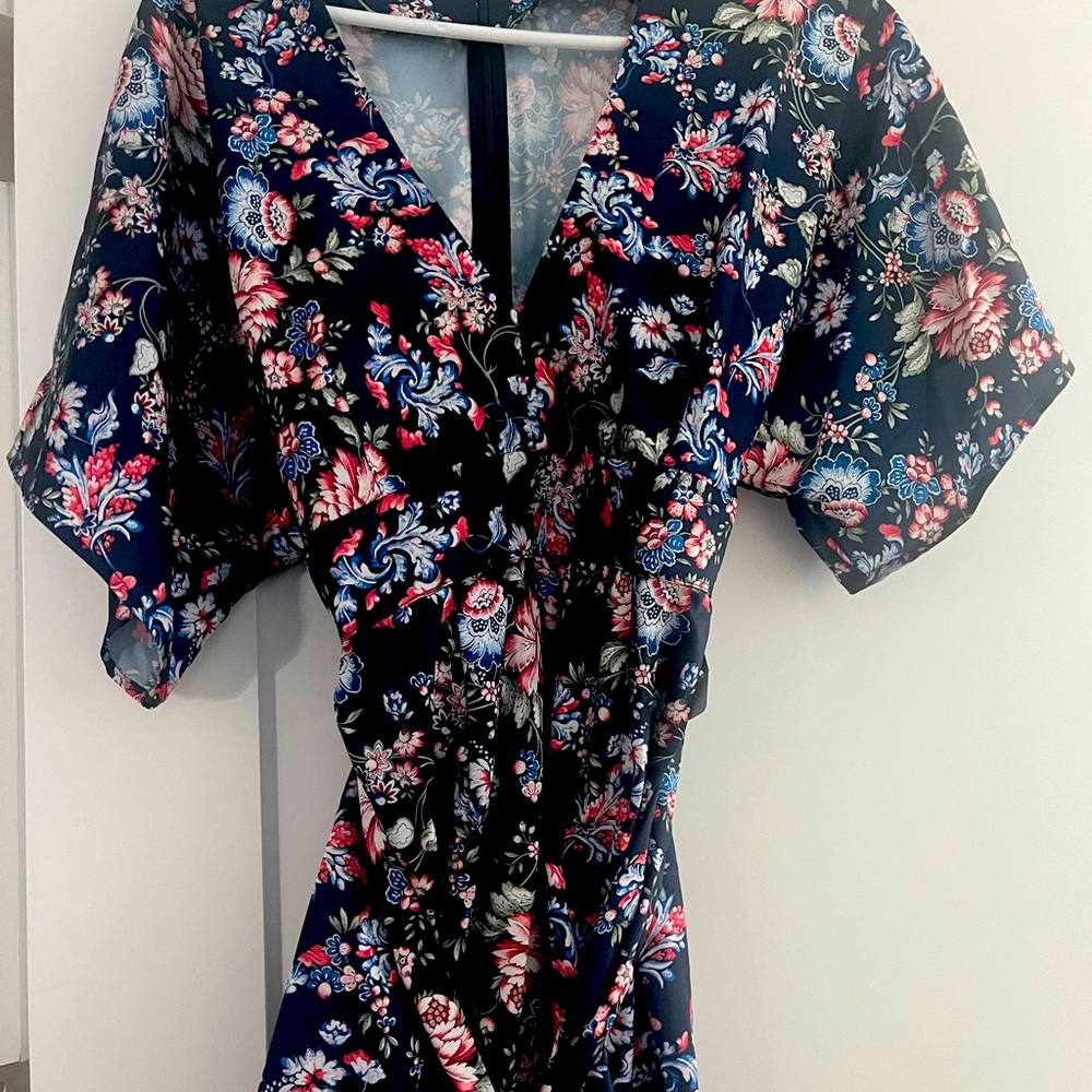 Maisie NWT size Large .